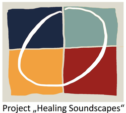 Logo des Projekts „Healing Soundscapes“ mit vier farbigen Flächen in Dunkelblau, Türkis, Rot und Gelb, die von einer weißen, geschwungenen Linie überlagert werden.